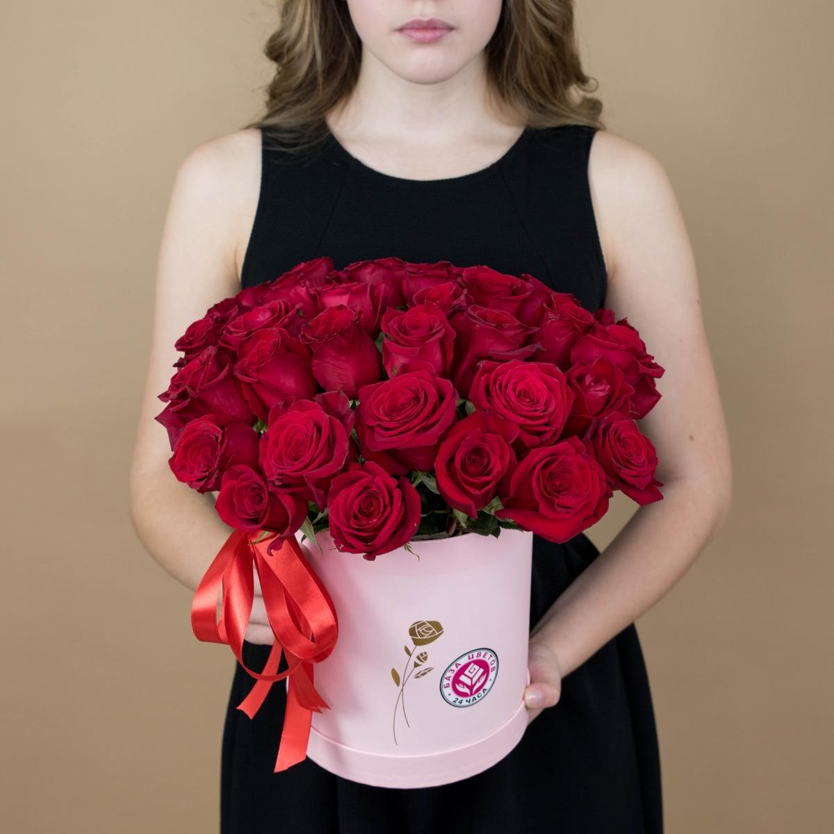 Розы красные в шляпной коробке (артикул букета: 2236)