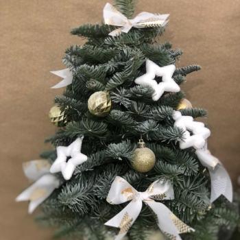 Маленькая новогодняя ёлка со снежинками articul - 331960